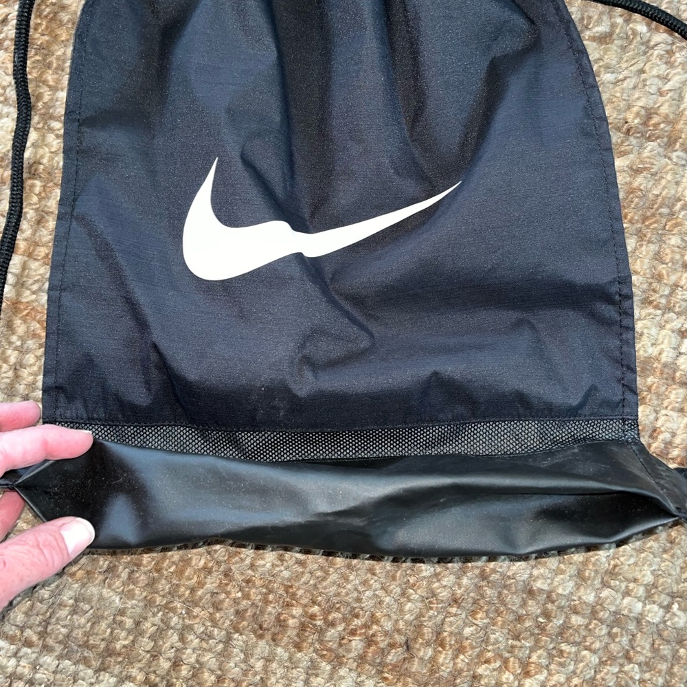 Nike Drawstring Bag - Picture 2 of 9